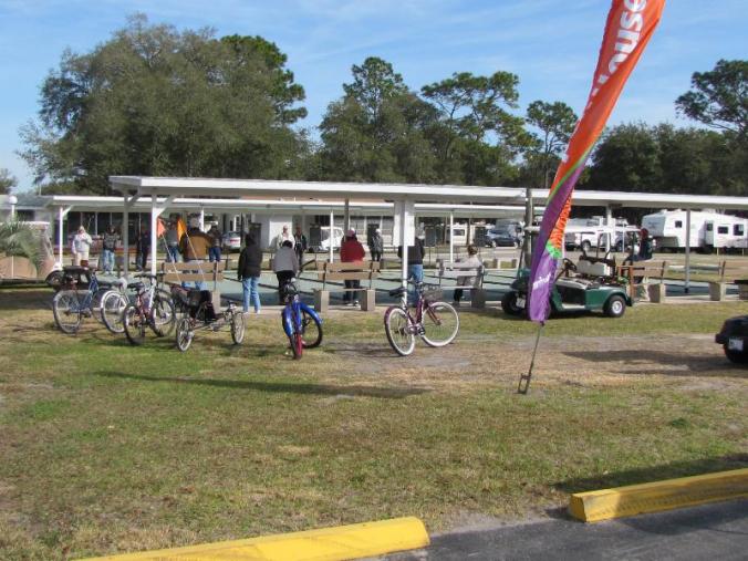 Te 10 o'clock shuffleboard games in full swing